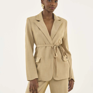 blazer comfort com abertura nas costas